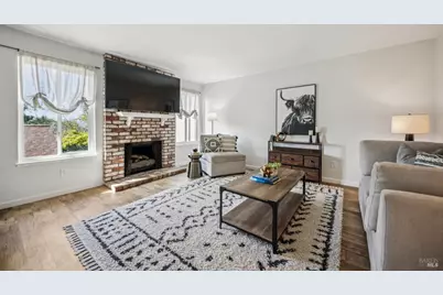 2033 Hawthorne Terrace, Novato, CA 94945 - Photo 4