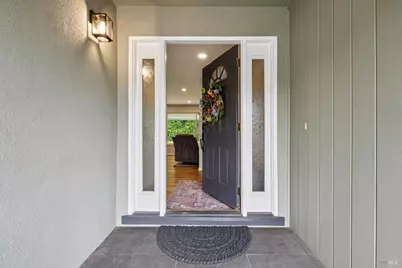 24 Lawrence Drive, Novato, CA 94945 - Photo 2