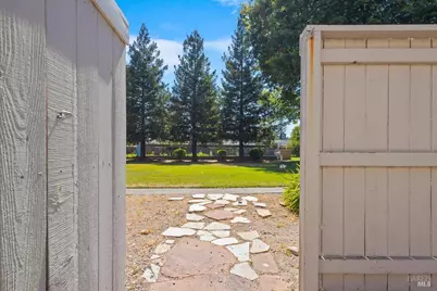 303 Algiers Court, Santa Rosa, CA 95409 - Photo 24