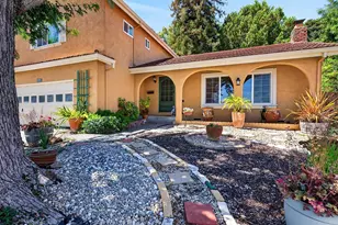 901 Catalpa Way, Petaluma, CA 94954 - Photo 2