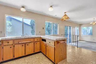 7126 Carillon Ct, Rohnert Park, CA 94928 - Photo 10