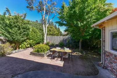 2991 Applewood Court, Napa, CA 94558 - Photo 32