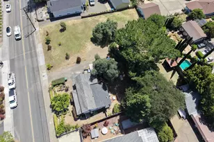 733 University St, Healdsburg, CA 95448 - Photo 8