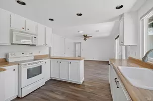437 Valencia Ln, Vacaville, CA 95688 - Photo 16