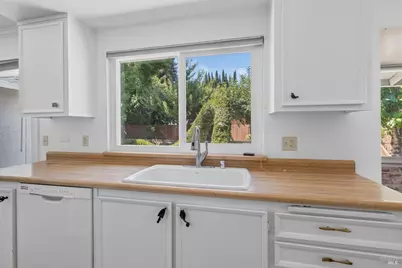 437 Valencia Lane, Vacaville, CA 95688 - Photo 18