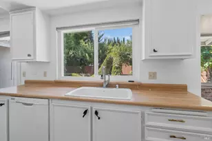 437 Valencia Ln, Vacaville, CA 95688 - Photo 18