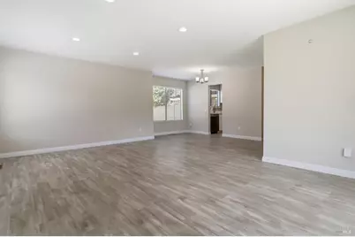 8 Lakeview Court, Novato, CA 94947 - Photo 4