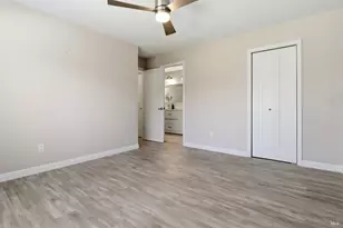 8 Lakeview Ct, Novato, CA 94947 - Photo 18
