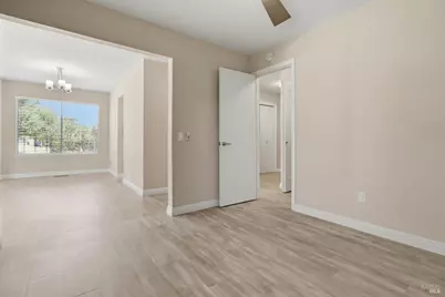 8 Lakeview Court, Novato, CA 94947 - Photo 14