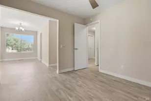 8 Lakeview Ct, Novato, CA 94947 - Photo 14