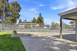 8 Lakeview Ct, Novato, CA 94947 - Photo 28