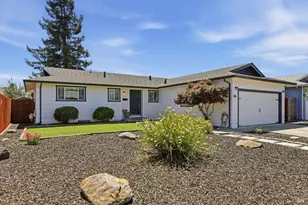 440 Eastwood Dr, Petaluma, CA 94954 - Photo 2