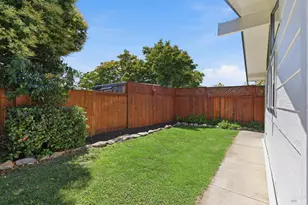 440 Eastwood Dr, Petaluma, CA 94954 - Photo 32