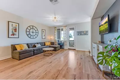 218 Johnson Street, Windsor, CA 95492 - Photo 2