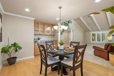 6440 Meadow Creek Lane, Santa Rosa, CA 95409 - Photo 10