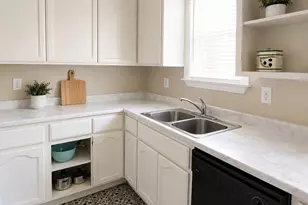 3869 M L King Jr Way, Oakland, CA 94609 - Photo 14