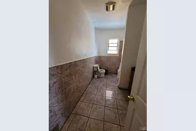 3865 M L King Jr Way, Oakland, CA 94609 - Photo 32