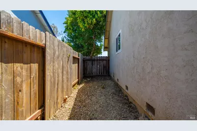 1110 Waxwing Drive, Suisun City, CA 94585 - Photo 36