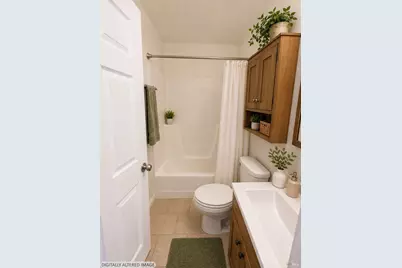 3833 M L King Jr Way, Oakland, CA 94609 - Photo 4