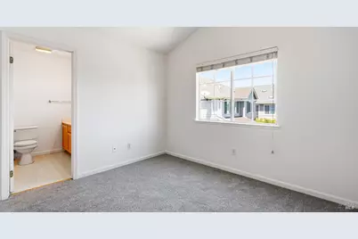 1013 Warren Drive, Petaluma, CA 94952 - Photo 32