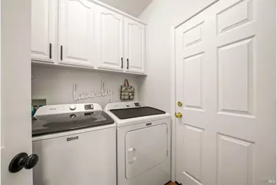 1056 Woodcrest Court, Vacaville, CA 95688 - Photo 12