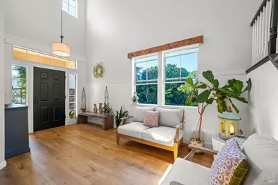 1056 Woodcrest Court, Vacaville, CA 95688 - Photo 8