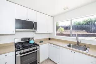 244 Pepperwood St, Hercules, CA 94547 - Photo 20