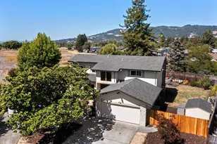 4404 Hollingsworth Cir, Rohnert Park, CA 94928 - Photo 2