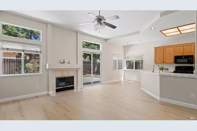 355 Sun Valley Way, Vacaville, CA 95688 - Photo 10