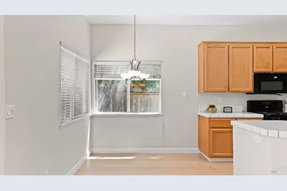 355 Sun Valley Way, Vacaville, CA 95688 - Photo 14