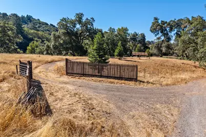 24051 Fig Tree Lane, Yorkville, CA 95494 - Photo 2
