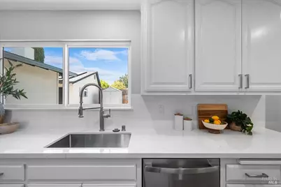34 Devonshire Drive, Novato, CA 94947 - Photo 22