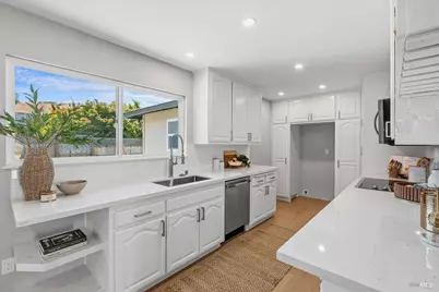 34 Devonshire Drive, Novato, CA 94947 - Photo 18