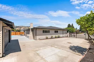 34 Devonshire Dr, Novato, CA 94947 - Photo 44