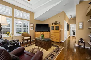 131 Oakwood Dr, Petaluma, CA 94954 - Photo 16