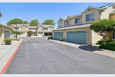 138 Altamont Court, Fairfield, CA 94534 - Photo 4