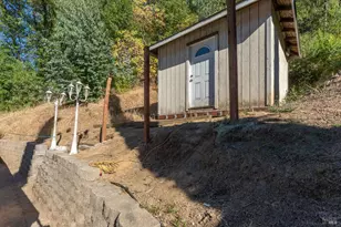 261 Crestview Dr, Ukiah, CA 95482 - Photo 20