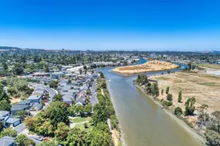 1073 Warren Dr, Petaluma, CA 94952 - Photo 56