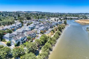 1073 Warren Dr, Petaluma, CA 94952 - Photo 4