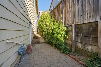 1073 Warren Drive, Petaluma, CA 94952 - Photo 36