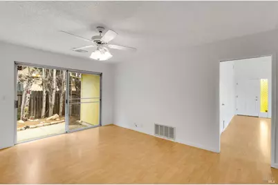 1018 Woodlark Court, Suisun City, CA 94585 - Photo 18