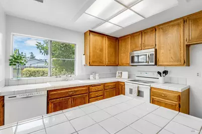 1018 Woodlark Court, Suisun City, CA 94585 - Photo 14