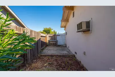 424 Acacia Street, Fairfield, CA 94533 - Photo 30