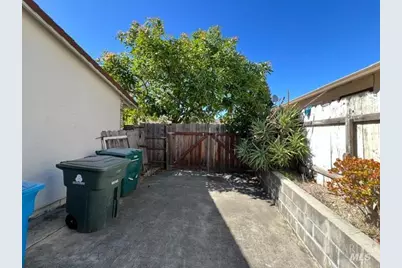 125 Iris Court, Vallejo, CA 94591 - Photo 16
