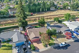 301 Ponderosa Dr, Vacaville, CA 95687 - Photo 4