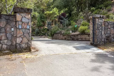 37 Carnoustie Drive, Novato, CA 94949 - Photo 2