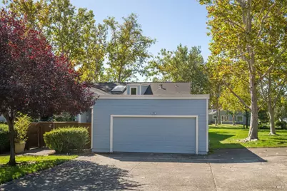 9492 Lakewood Drive, Windsor, CA 95492 - Photo 2