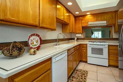 9492 Lakewood Drive, Windsor, CA 95492 - Photo 12