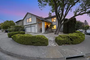 1702 Capistrano Dr, Petaluma, CA 94954 - Photo 2