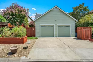718 W K St, Benicia, CA 94510 - Photo 2